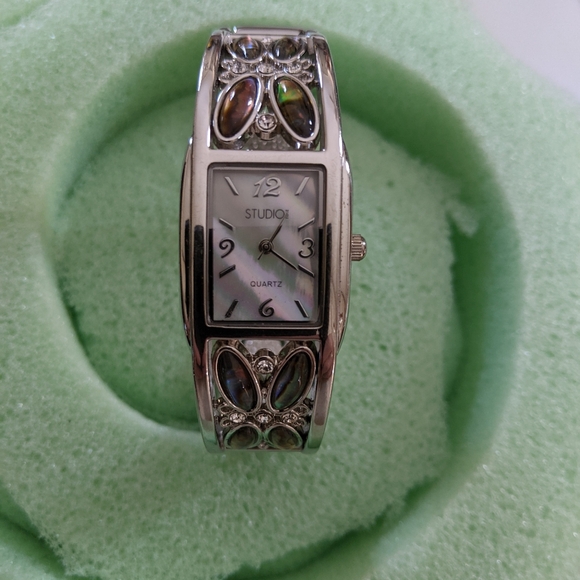 Beautiful Watch - Picture 9 of 9